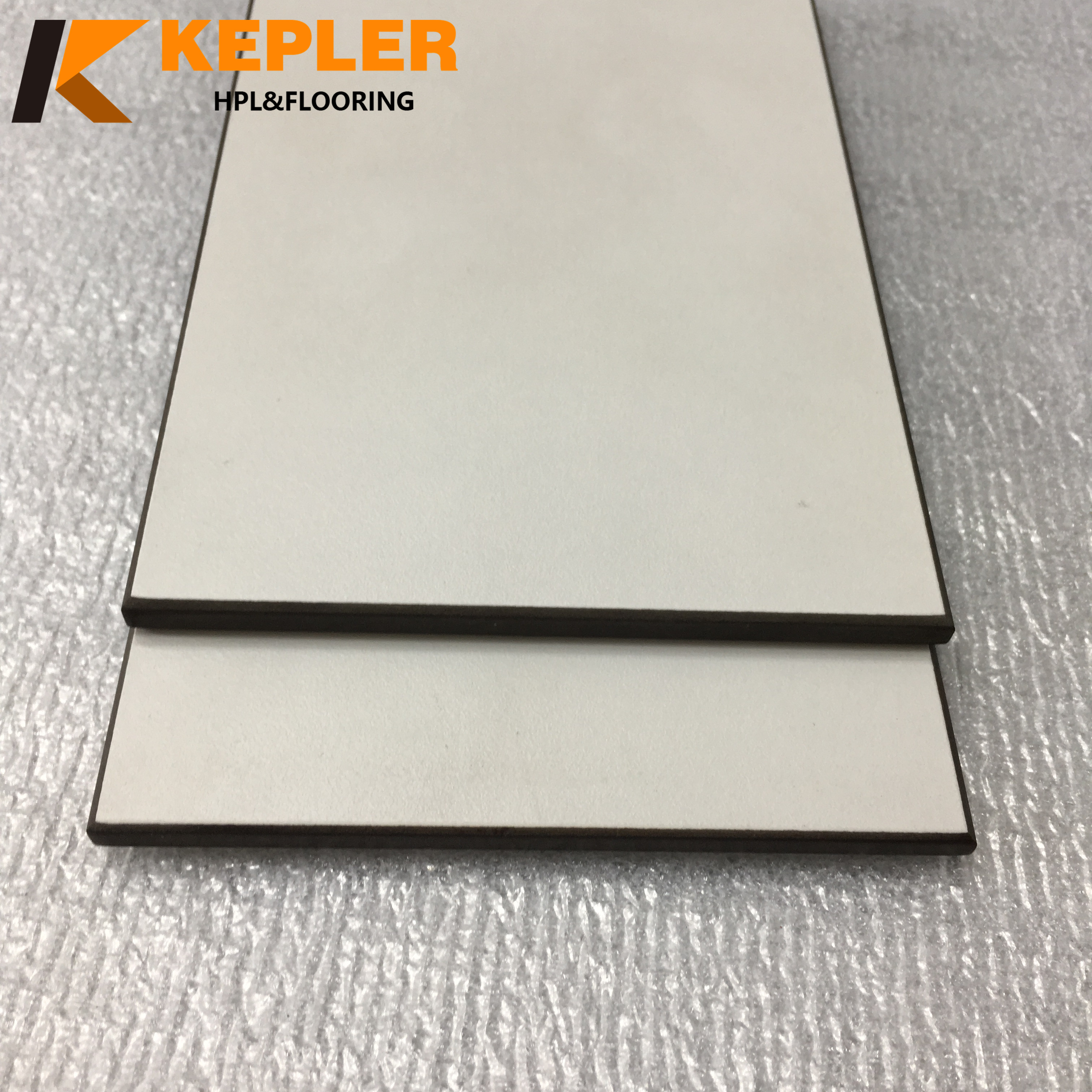 Kepler White Color Phenolic High Pressure Laminate Compact Laminate Board Black Color 